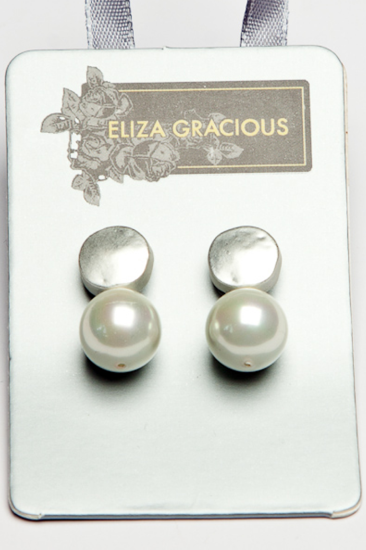 Eliza Gracious Pearl Earrings