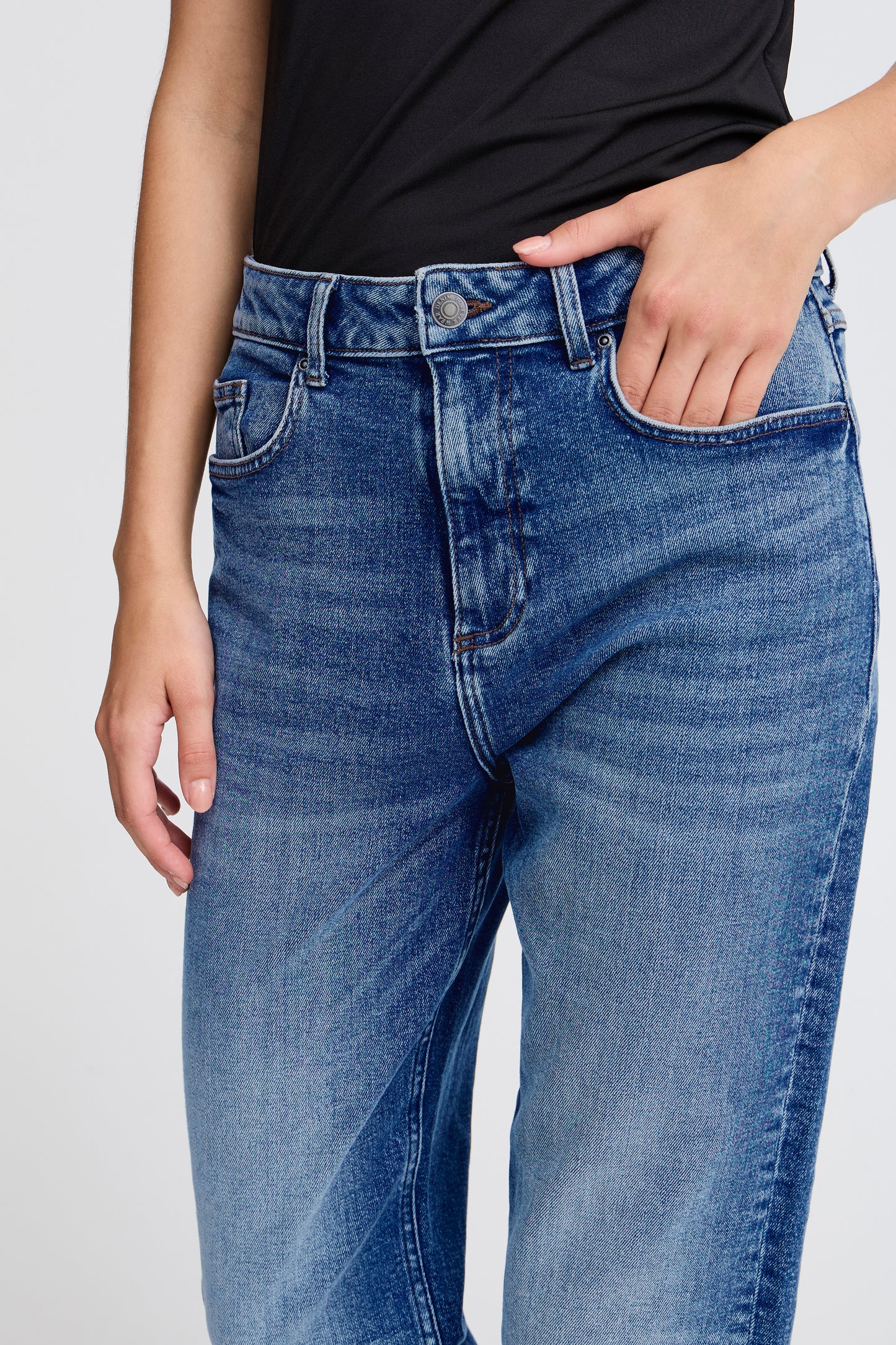 B-Young Loetta Mom Jeans