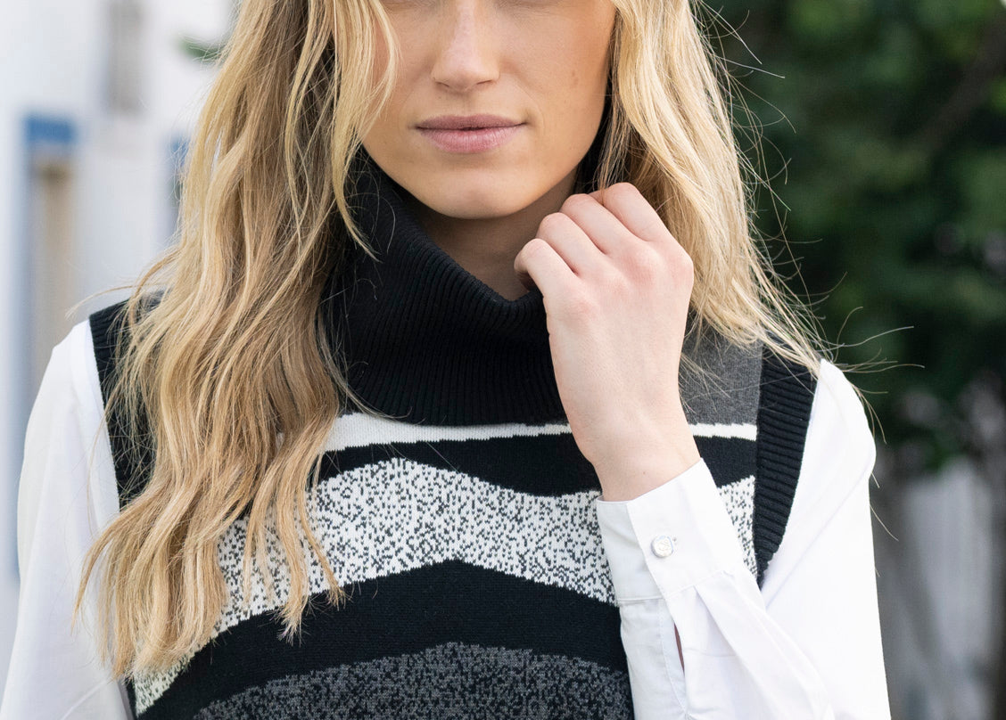 Marble Vest with Detachable Collar