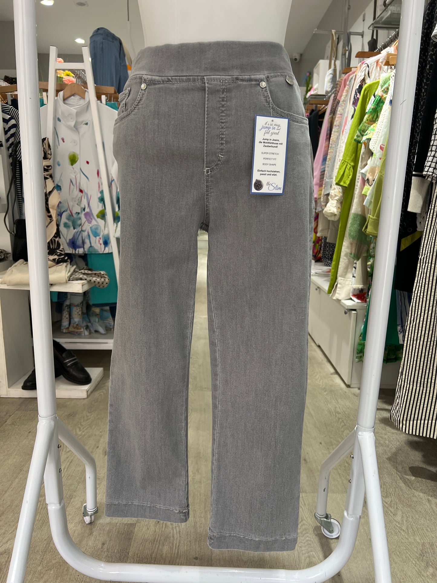 Anna Montana Jump in Capri Silver Trousers