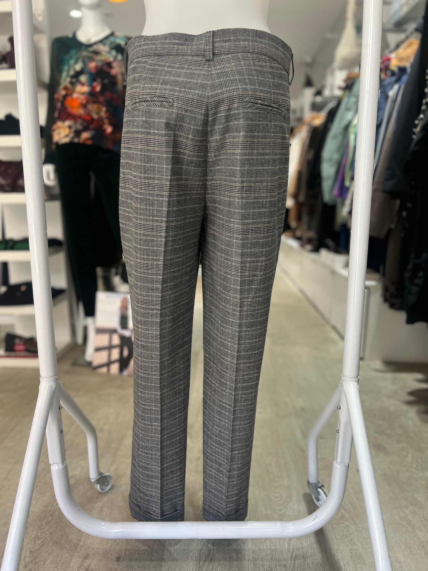 Anna Montana Rose Easy Fit Capri Trousers