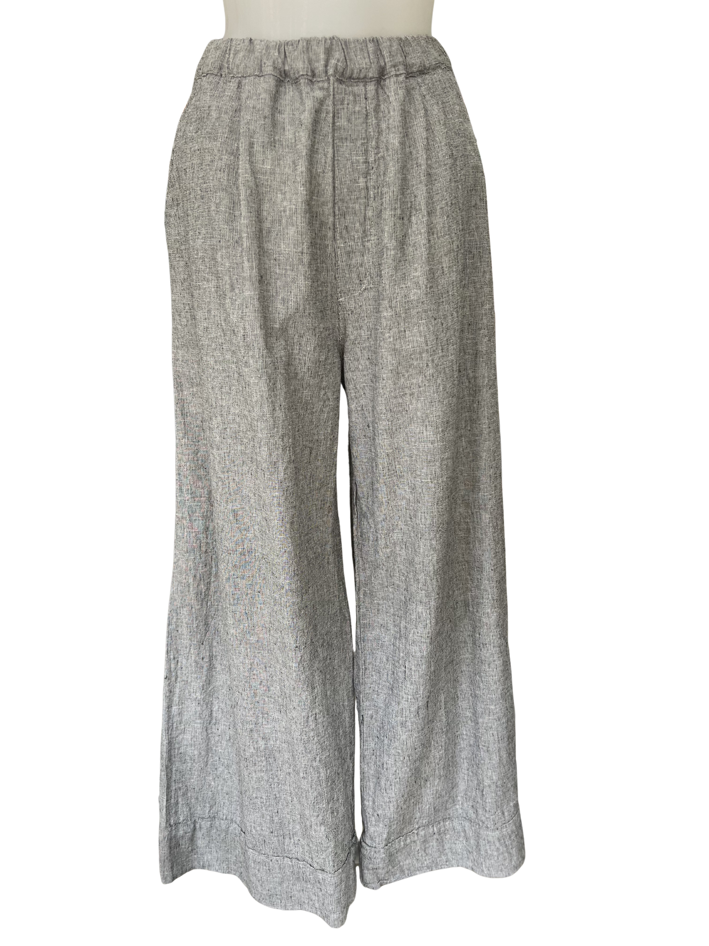 Cut Loose Pleated Crop Trousers