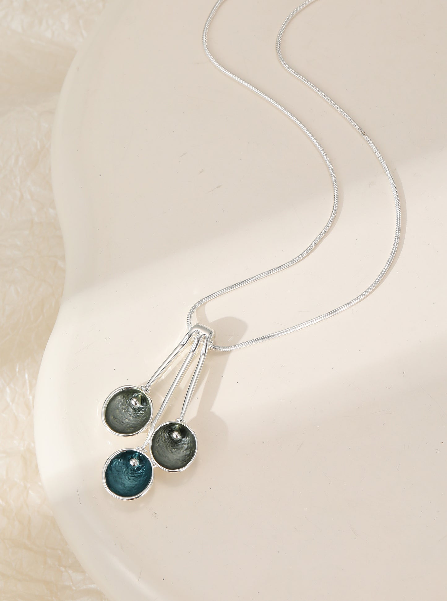 Gracee Jwellery Colourful Short Necklace