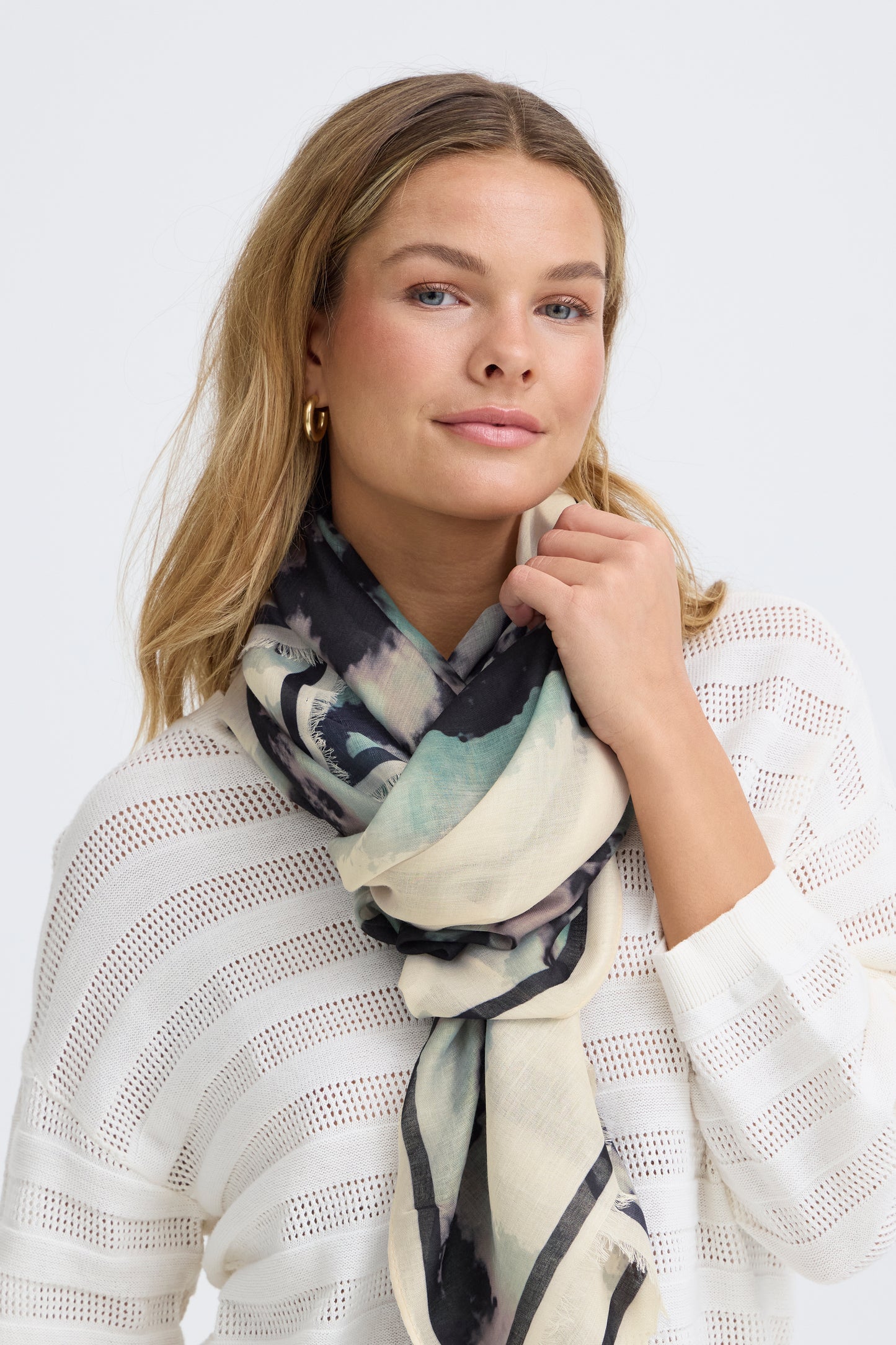 Fransa Sanni Scarf