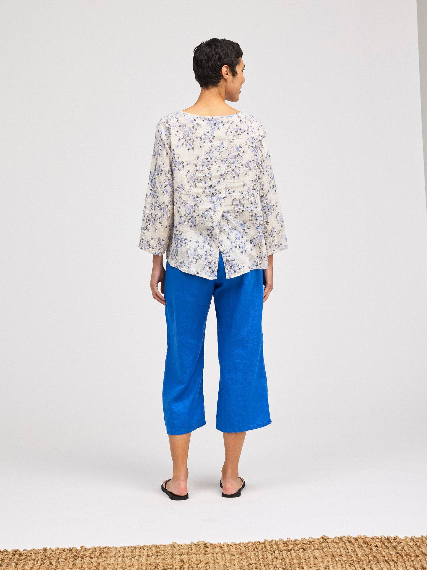 Cut Loose Floral Split Back Top
