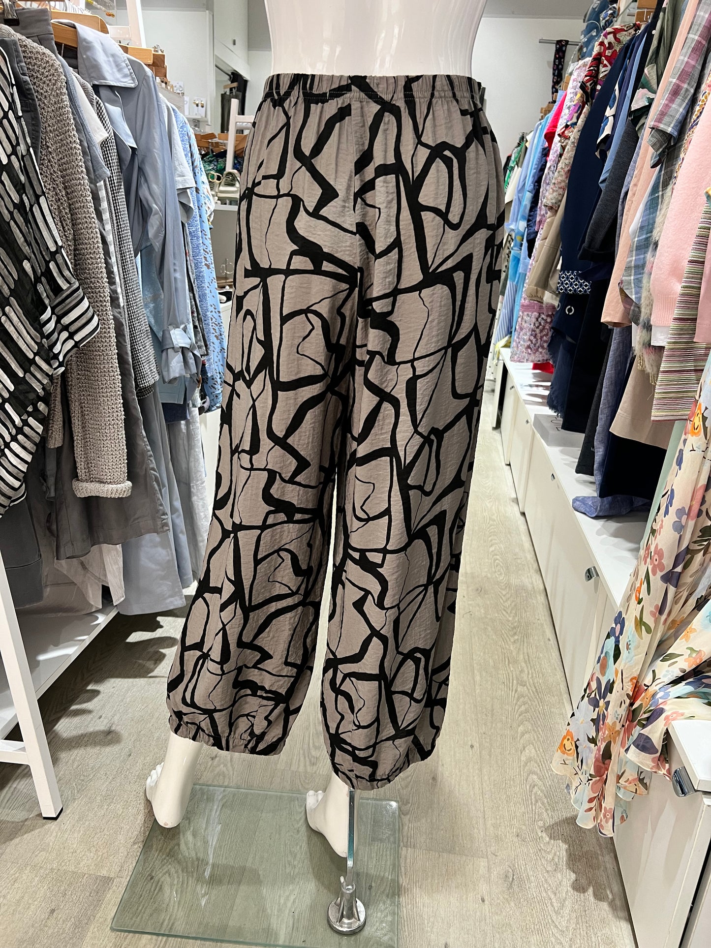 Cut Loose Marbled Cropped Trousers