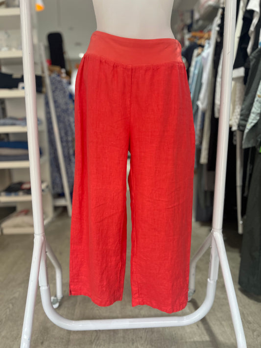 Cut Loose Solid Linen Capri Trousers