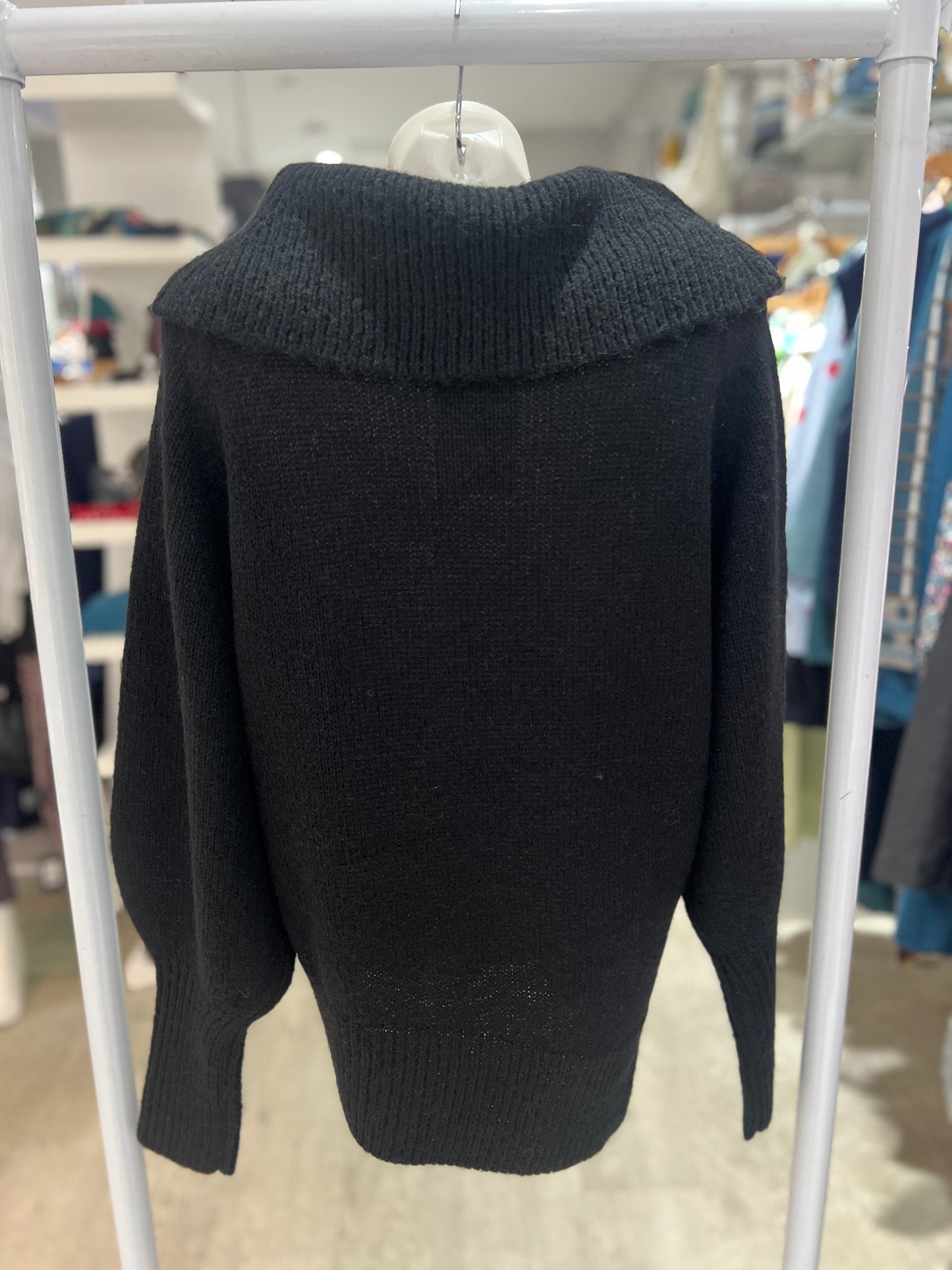 NOEN Black Applique Flower Pullover