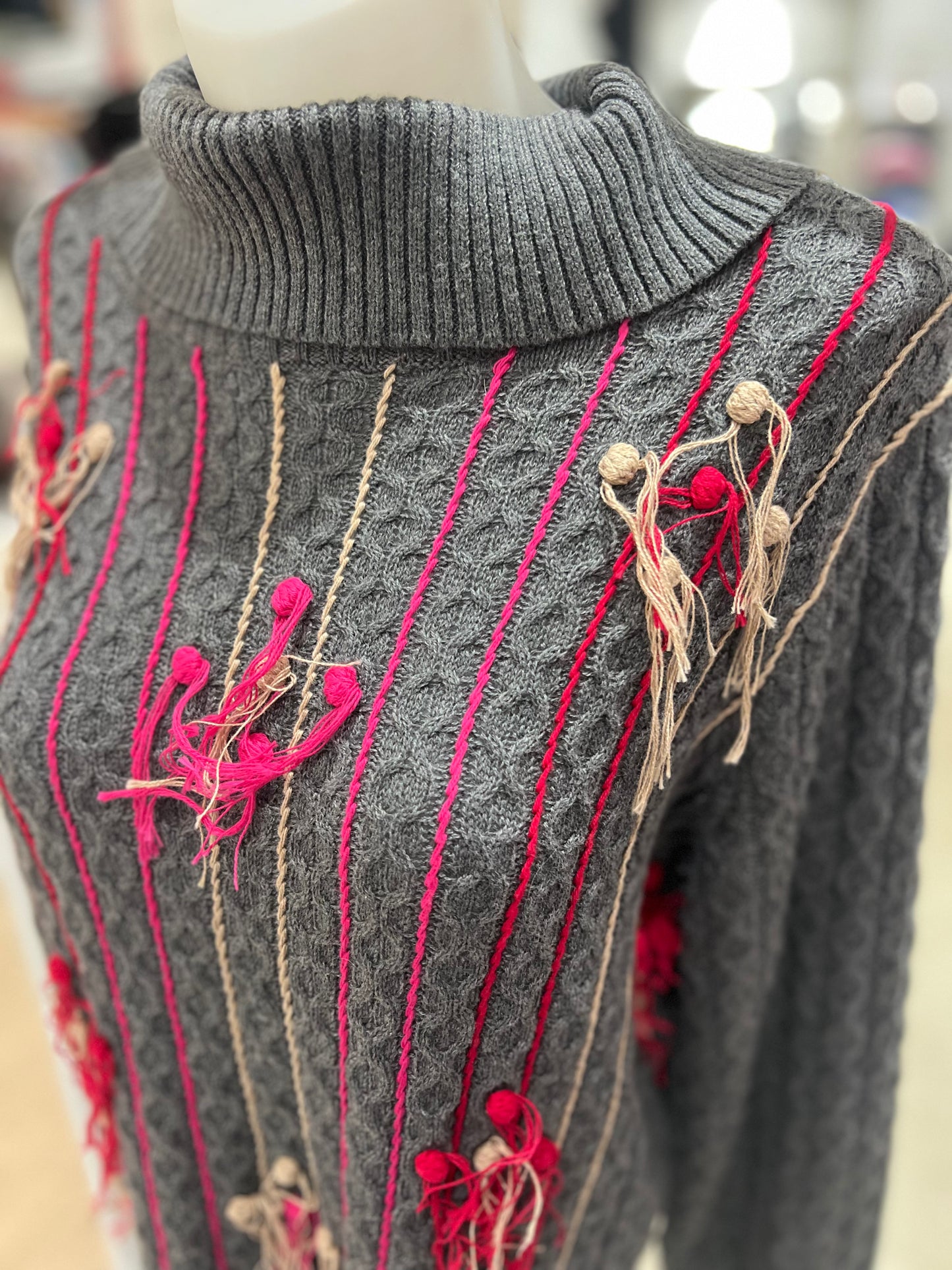NOEN Grey/Red High Neck Pullover