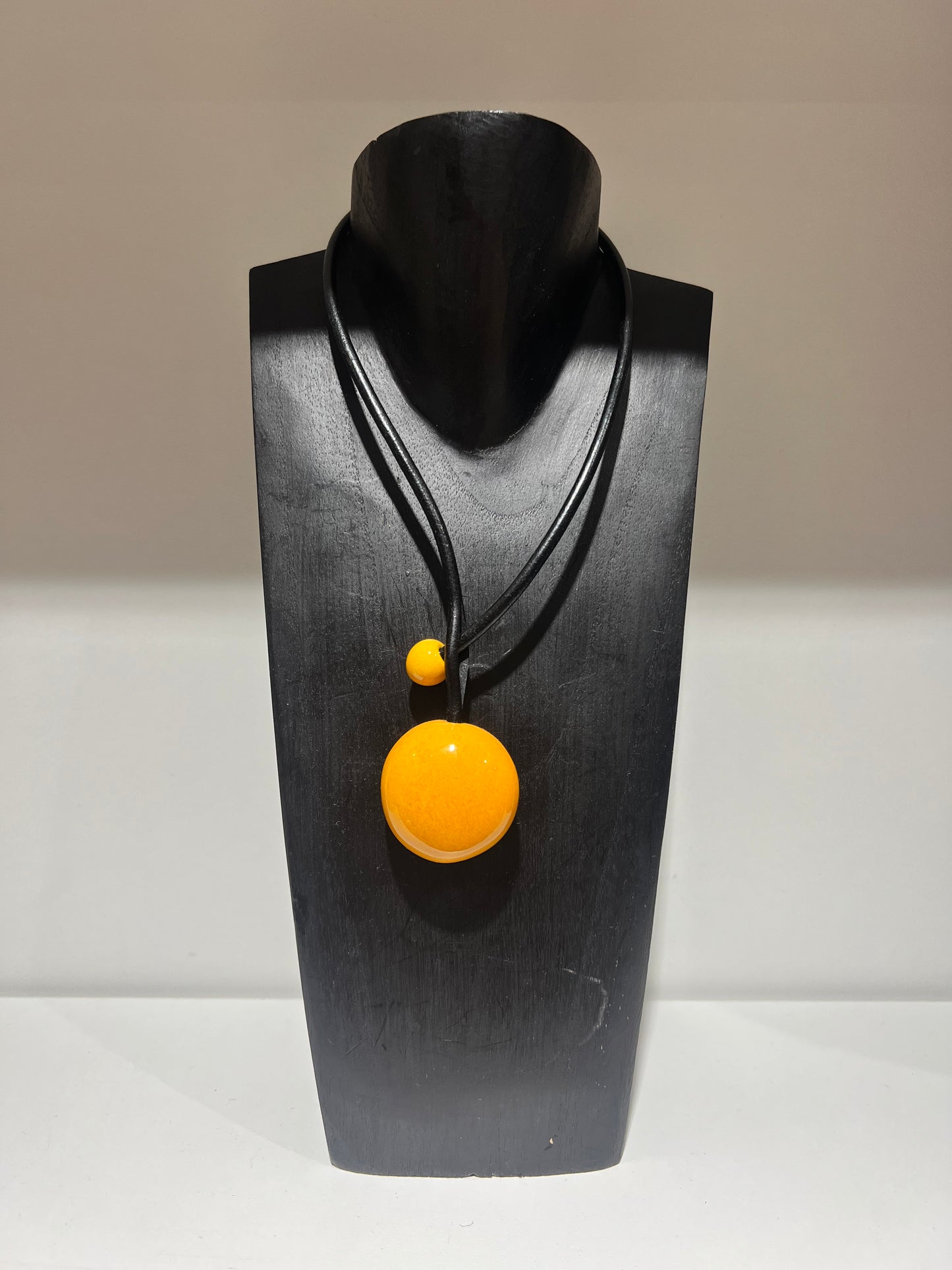 Gevole Solid Colour Necklace