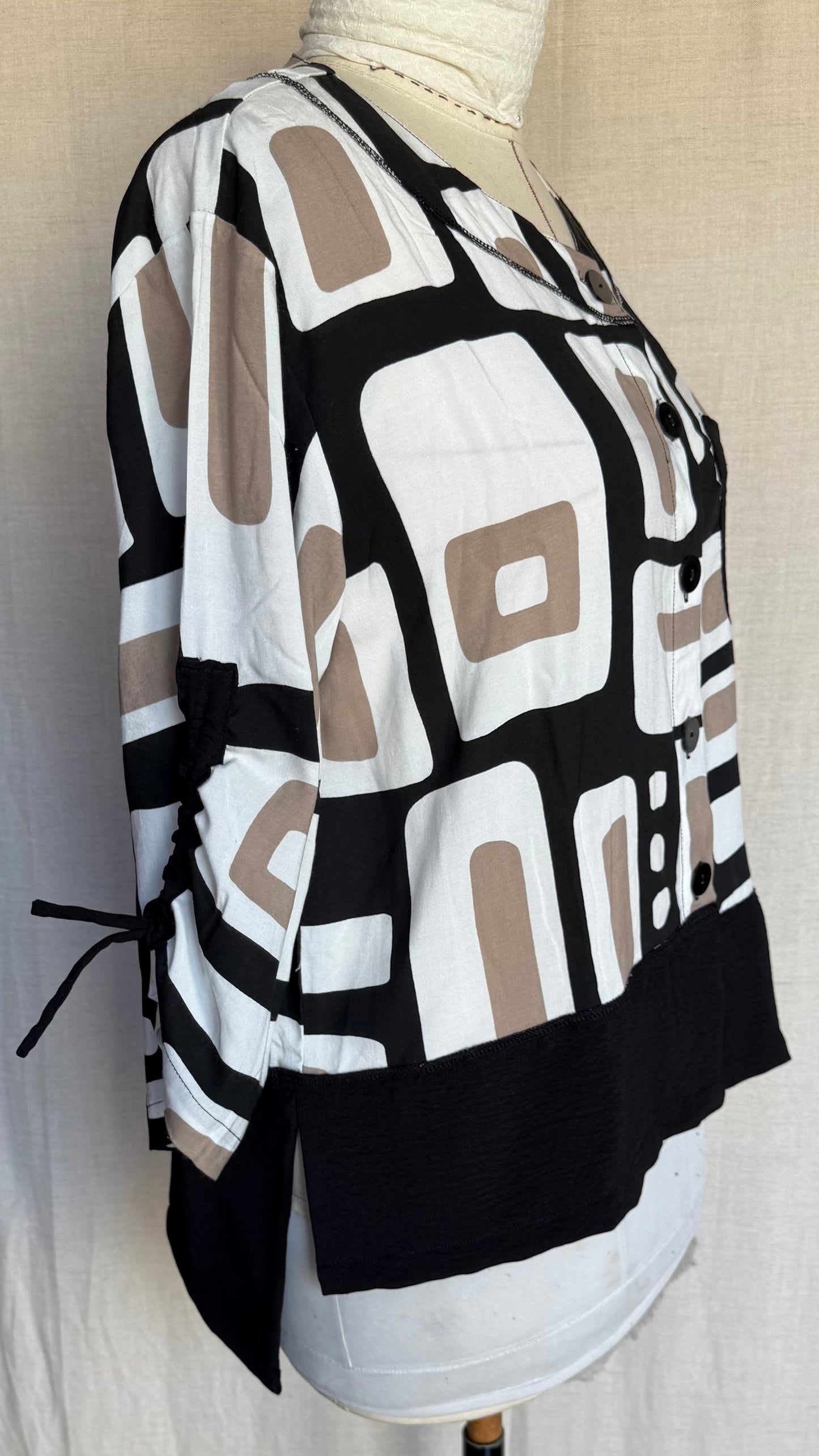Tara Vao Magali Black Pattern Jacket