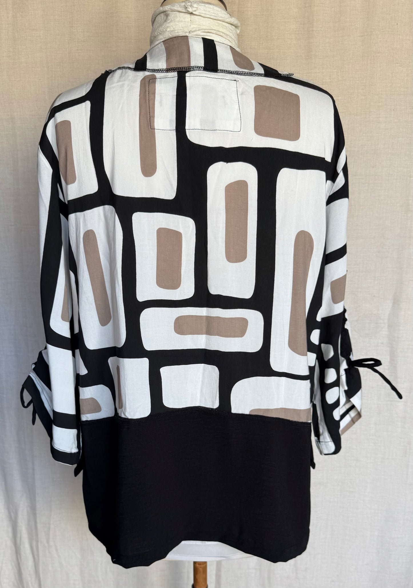 Tara Vao Magali Black Pattern Jacket