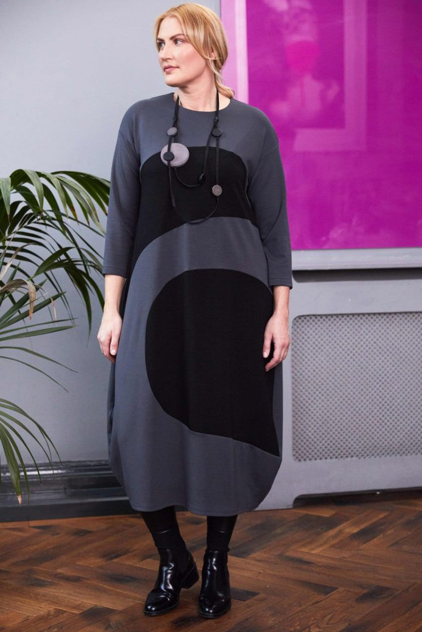 ORA Long Sleeve Dress with Necklace