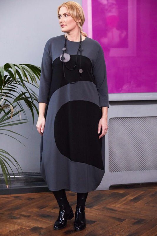 ORA Long Sleeve Dress with Necklace