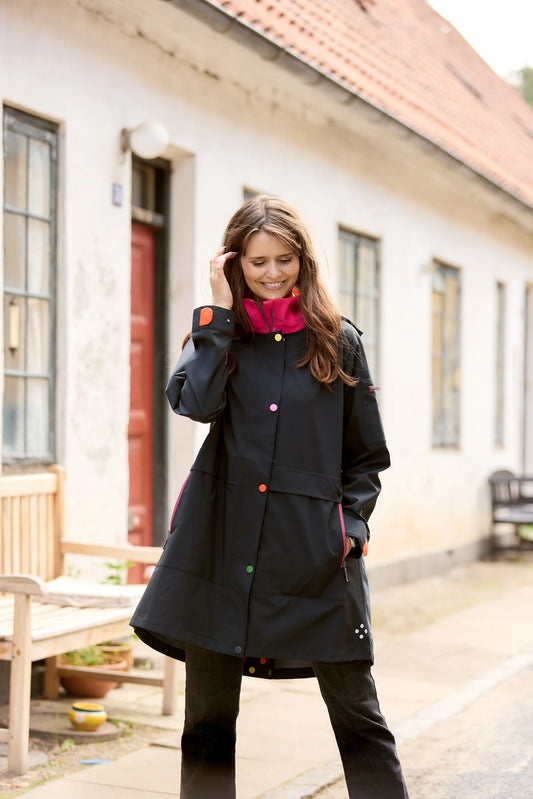 Regn Hailey Black Raincoat