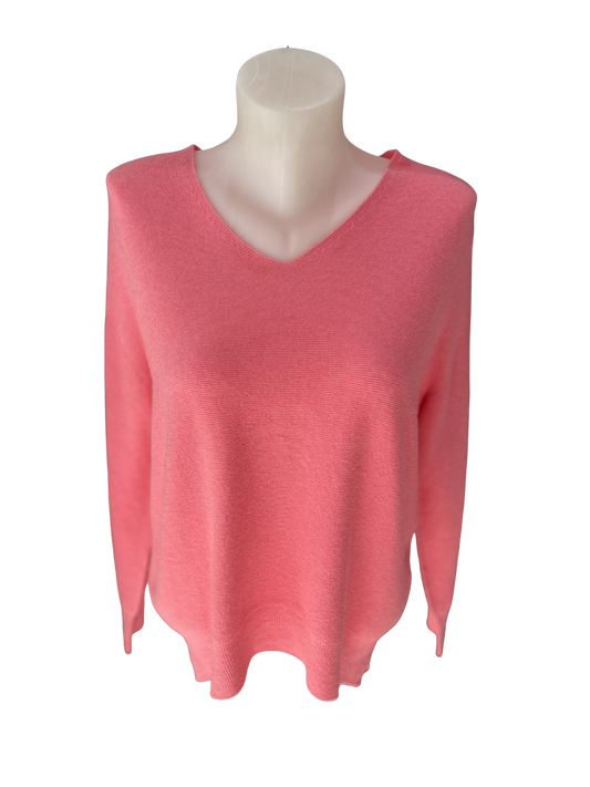 Amazing Woman Cecilia V-Neck Jumper
