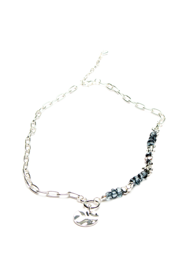 Eliza Gracious Short Glass And Metal Necklace